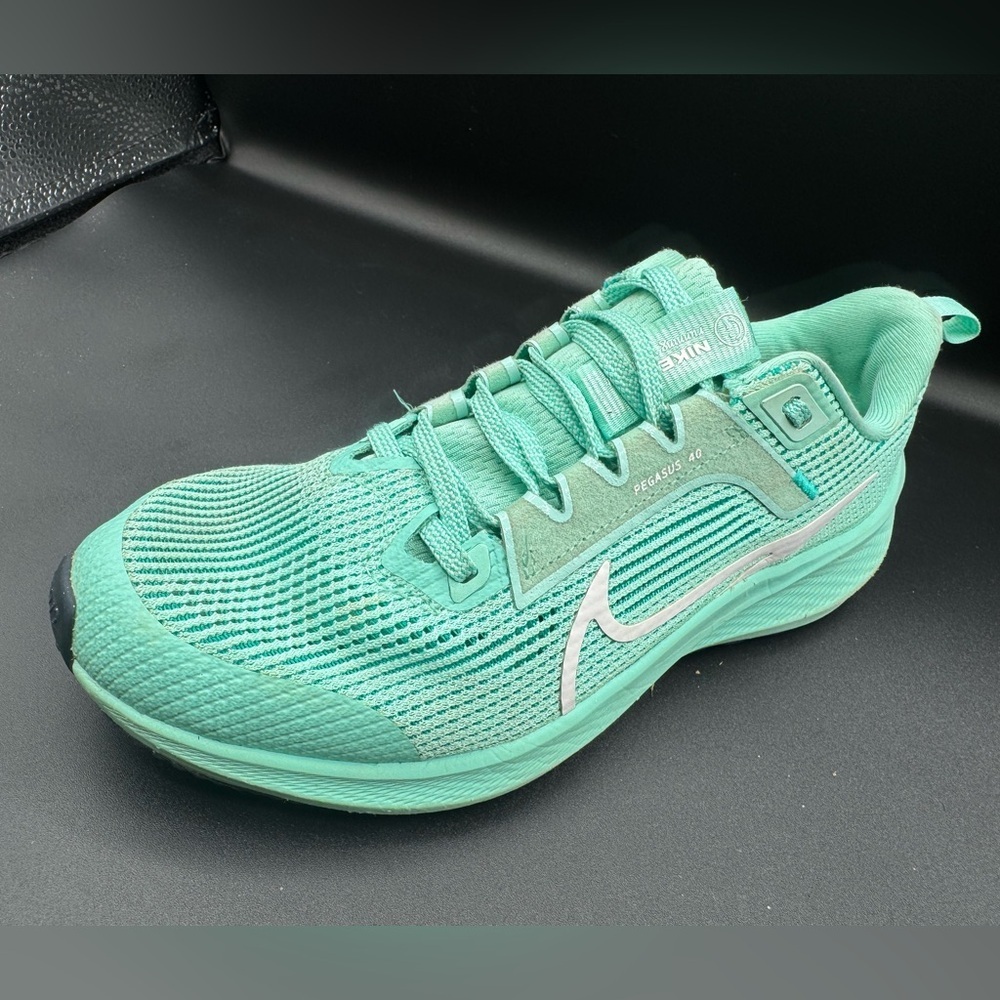 Nike Green and Black Athletic Shoes with Mesh Upper - Picture 8 of 15